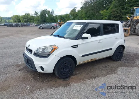 2013 Kia Soul z USA, uszkodzony, nr VIN KNDJT2A52D7493601